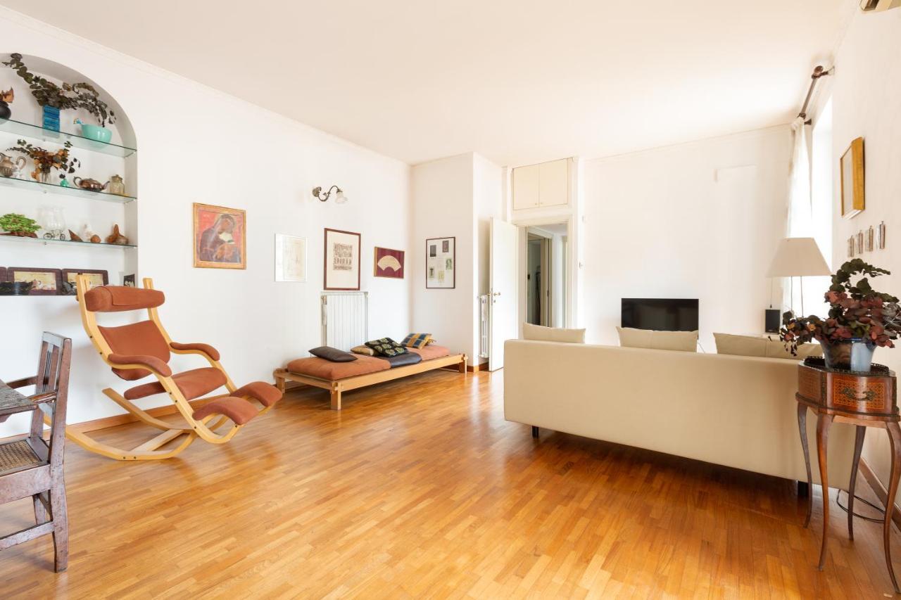 Cozy Apt With Balcony - Porta Romana District Milan Bagian luar foto